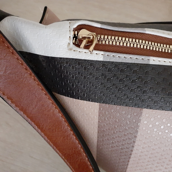 🌹SOLD🌹BB Bumbag - Picture 5 of 6